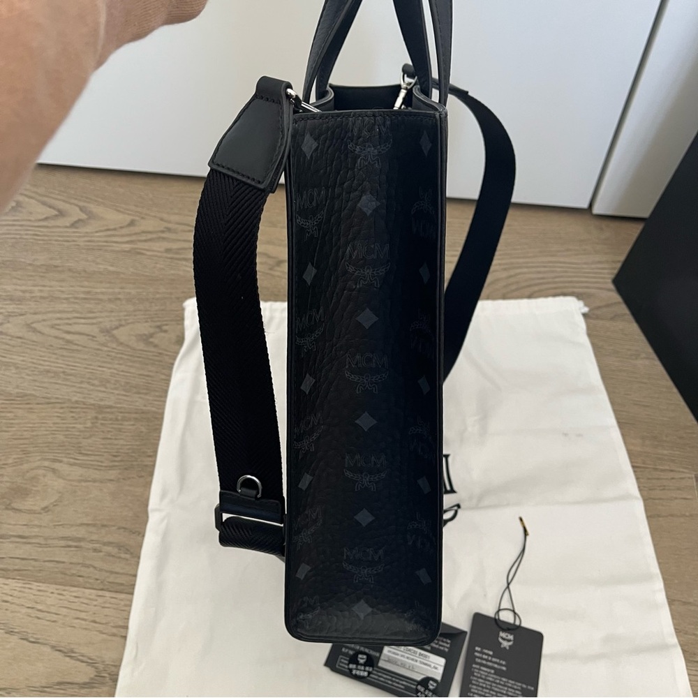 MCM small Aren tote - Picture 7 of 16